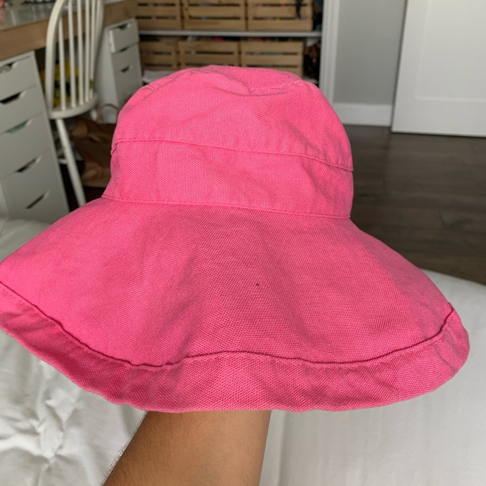 pink bucket hat